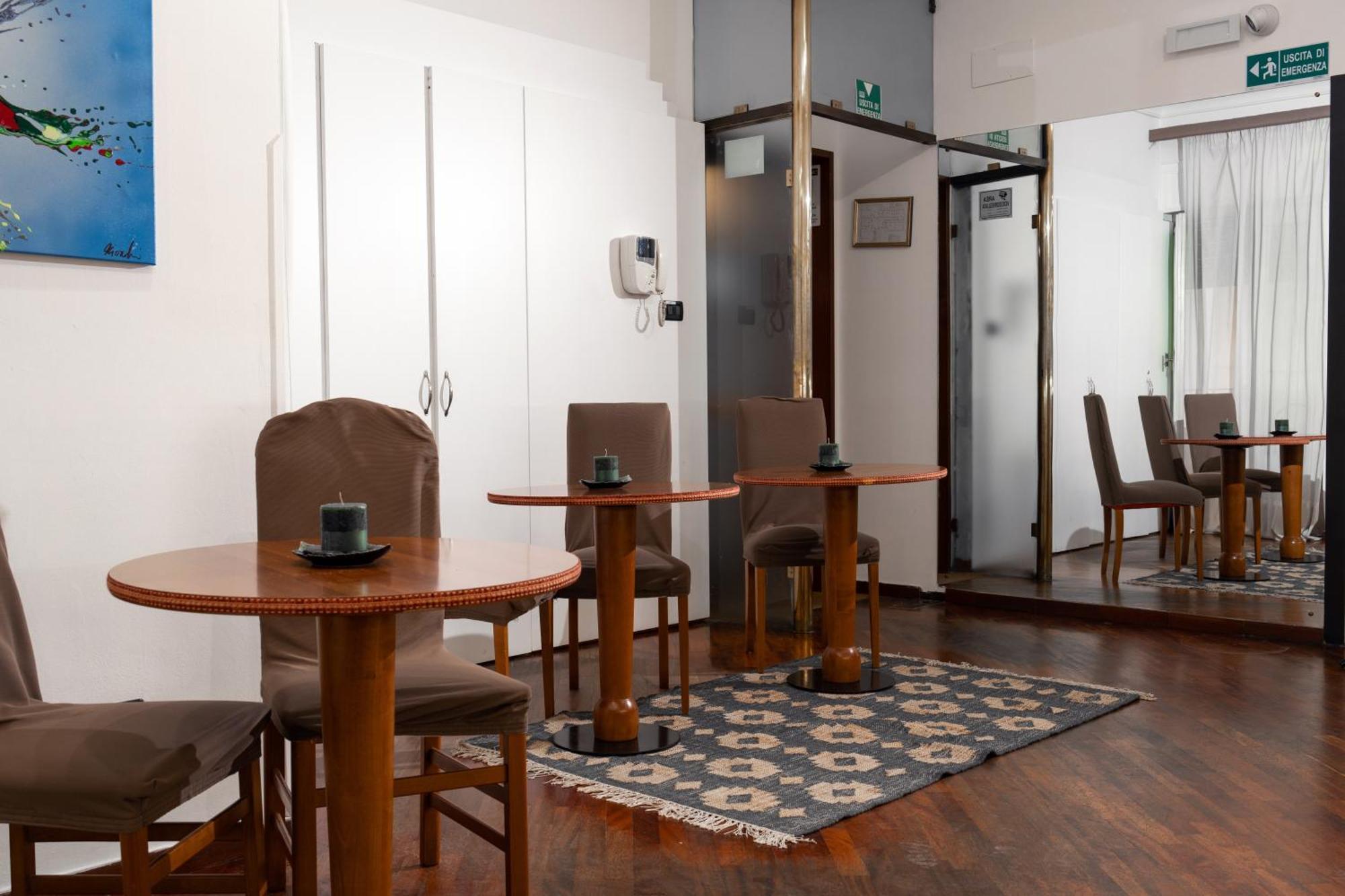 Hotel City Center Palermo Bagian luar foto